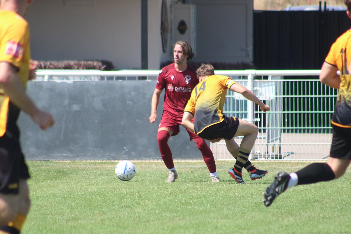 LocalBusDriver's tweet photo. An early kickoff this morning, saw the  @Cuffleyfc1_R first team beat the @cheshuntfcscore Development team 4-1 in an entertaining match. A few pics 📸 now on Flickr...https://t.co/PcelnlLxAb https://t.co/IzP9RRuSAK