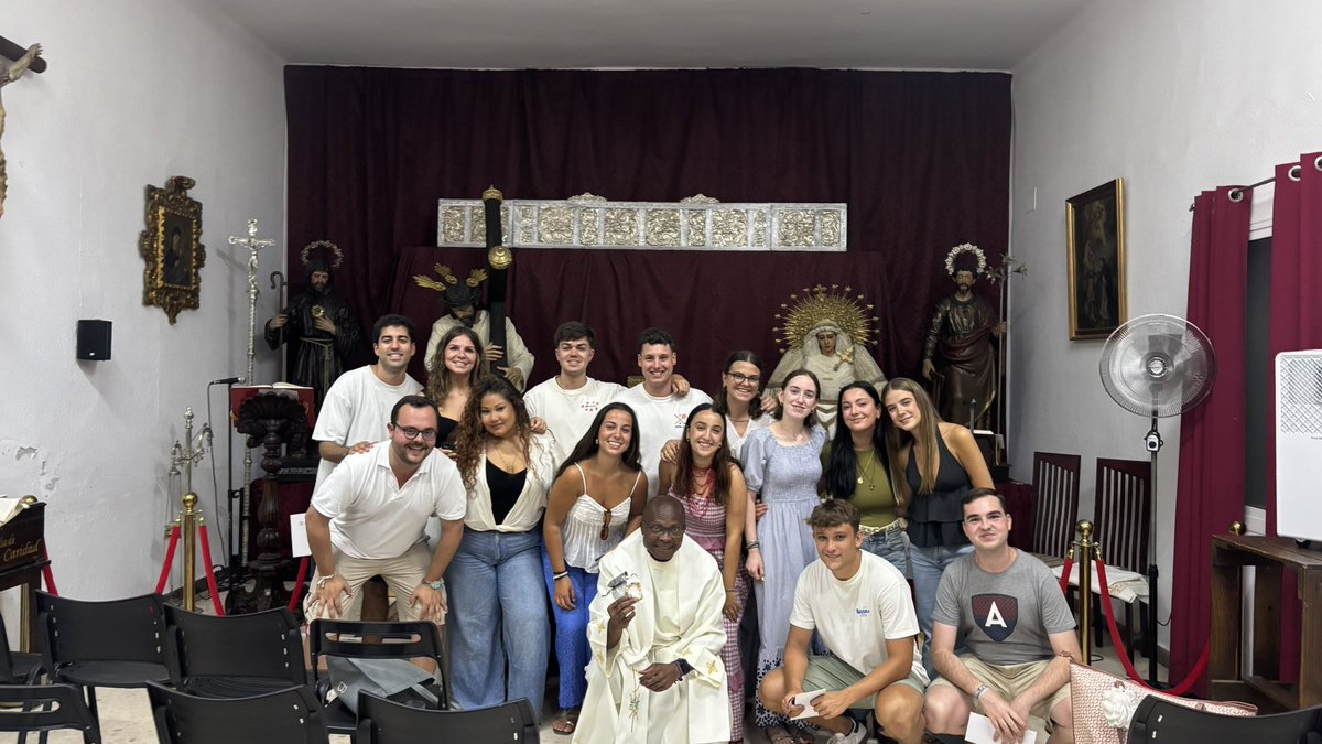 gjuvenil_sjo's tweet photo. MAÑANA COMIENZAN LOS COTOS 2026!✝️
El grupo de catequistas ya está preparado para el día de mañana. Después de meses de preparación ya comienza la cuenta atrás y todos estamos dispuestos a hacer una semana muy especial para los más pequeños siempre siguiendo los pasos del Señor. https://t.co/BBzpvmY8II