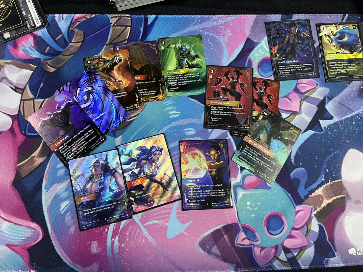 DaemonXTCG's tweet photo. Went 4-0 and 3-1 in 2 pre-rifts today. 

Happy with my pulls from prizing + kits!

Kayle was insane as CC with Mel 🥴

#RBVendetta #Riftbound https://t.co/I5mW0kv5iv