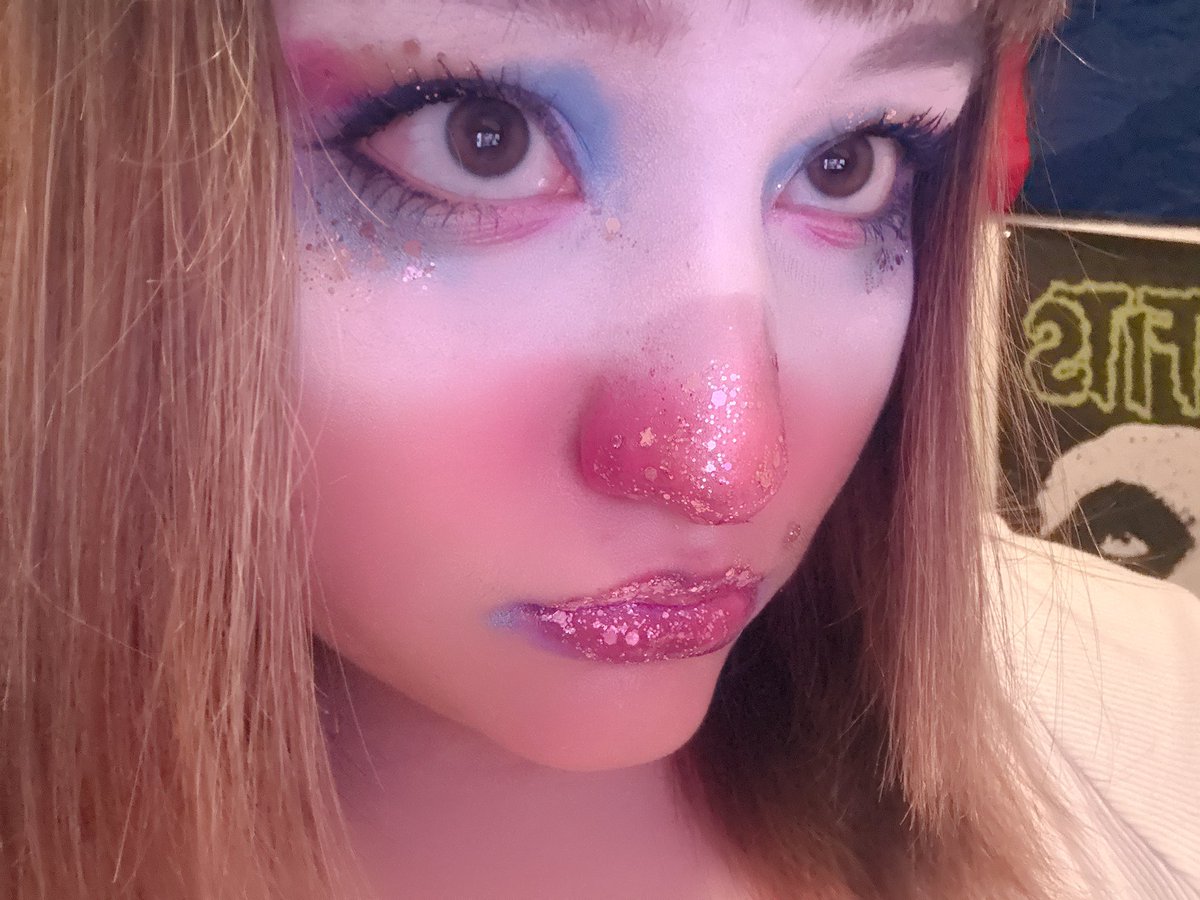 drpepperkennedy's tweet photo. glitter !!! ( ignore Bo 😭😭😭😭😭😭😭😭😭 https://t.co/9n2CzISdl5