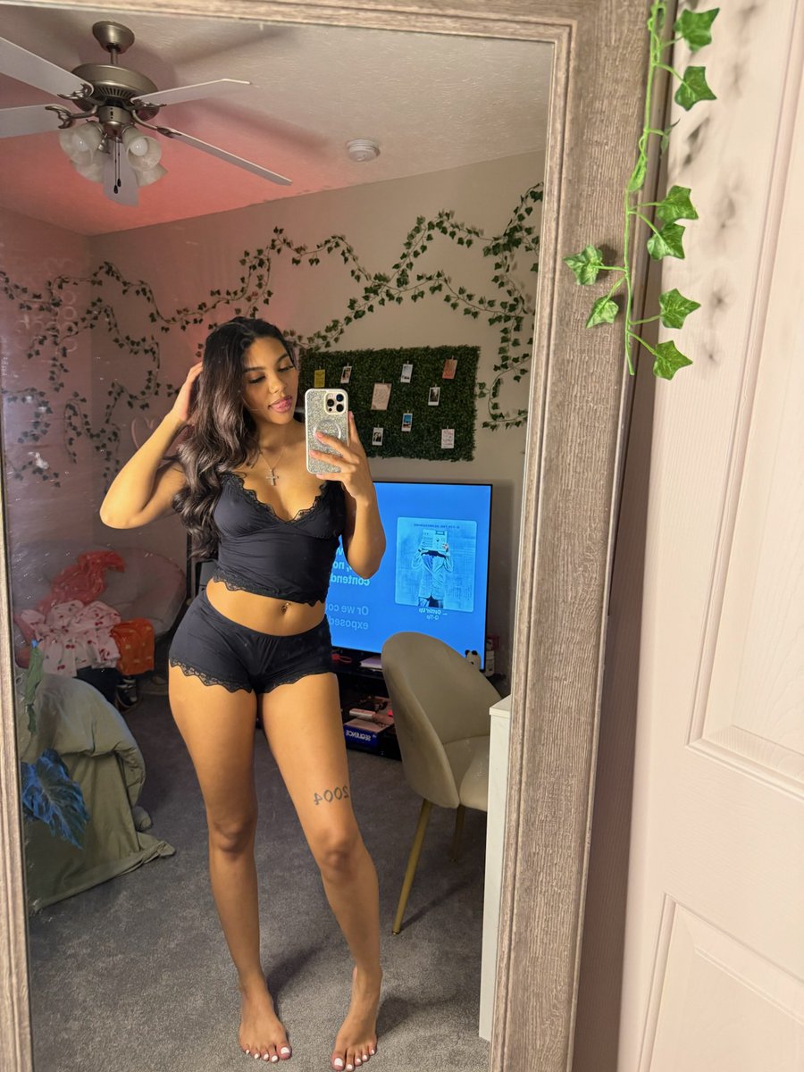 AzzyHurtt's tweet photo. comment if I can send you 📸’s !! https://t.co/xX88KiQGi0