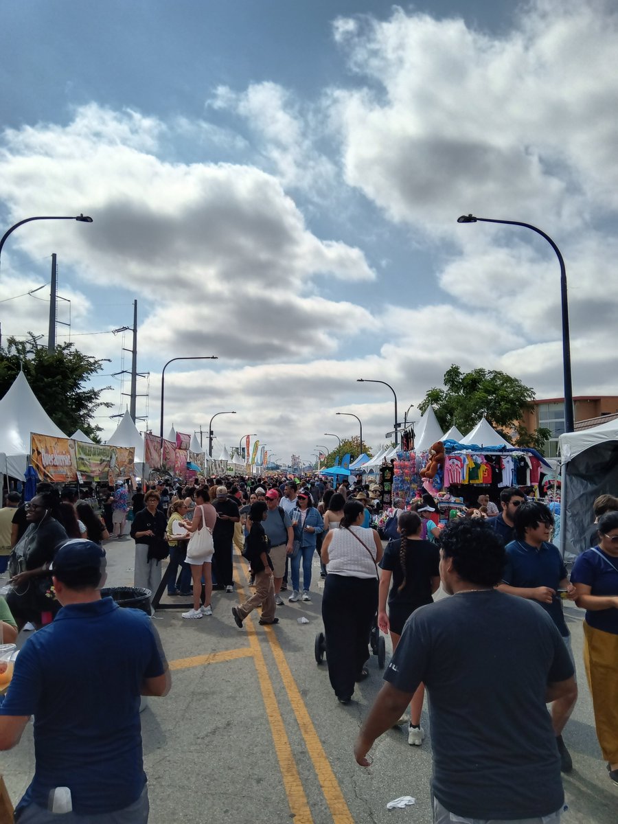 onti48's tweet photo. Went to the Fiesta del Sol today! The weather was perfect, had some food, and managed to win a pass to Suenos next year! Thank you so much! @fiestadelsol https://t.co/AUnIWsvveB