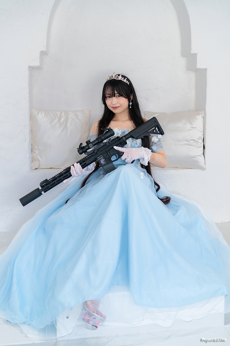 rgm79b's tweet photo. 2026/07/20

お嬢様は暗殺者？➁

KAC SR16E3 Carbine Mod2（VFC）

#銃写
#プルクラ撮影会
#ピース・オブ・ケイク https://t.co/FqjHDTsCAT