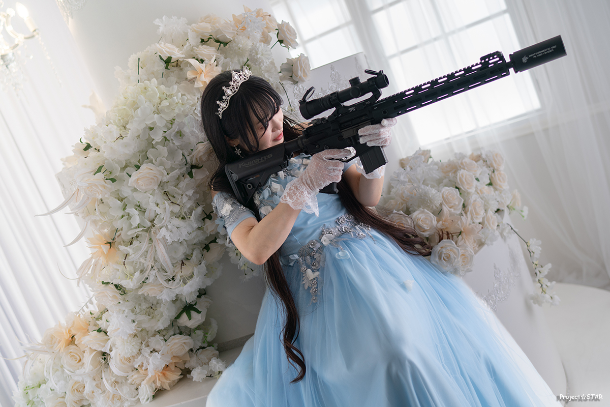 rgm79b's tweet photo. 2026/07/20

お嬢様は暗殺者？➁

KAC SR16E3 Carbine Mod2（VFC）

#銃写
#プルクラ撮影会
#ピース・オブ・ケイク https://t.co/FqjHDTsCAT