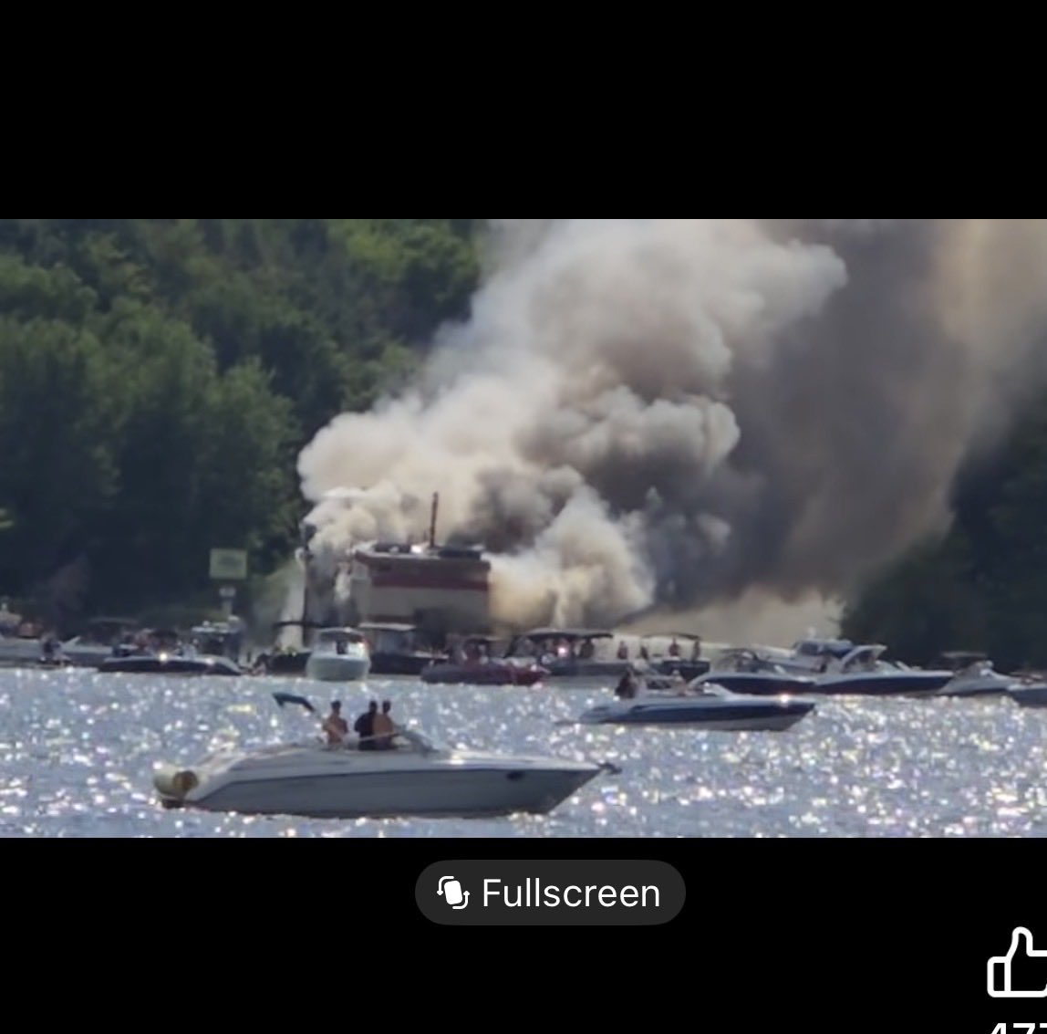 thenatural_roy's tweet photo. @myWinnipesaukee The Dive in Alton is on fire too sad https://t.co/mrBrIqQdFh