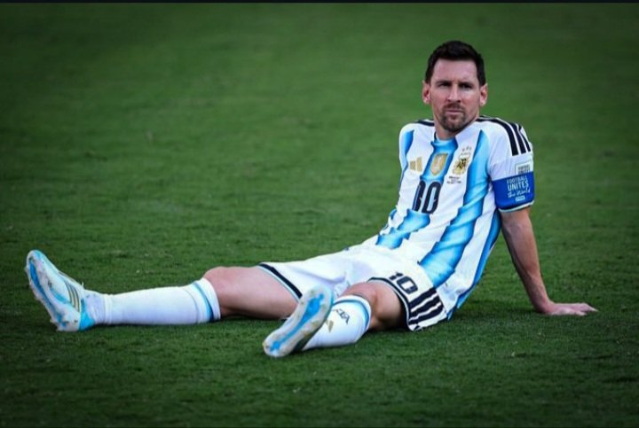 JesusDast1's tweet photo. @sozirv Yo lo admito, queria la copa por él, la felicidad al terminar los partidos, lo importante que fue para pasar cada fase.
Nunca va a sanar esta herida porque por más que la ganemos ya no va a estar en cancha. https://t.co/fLumRv52Jm