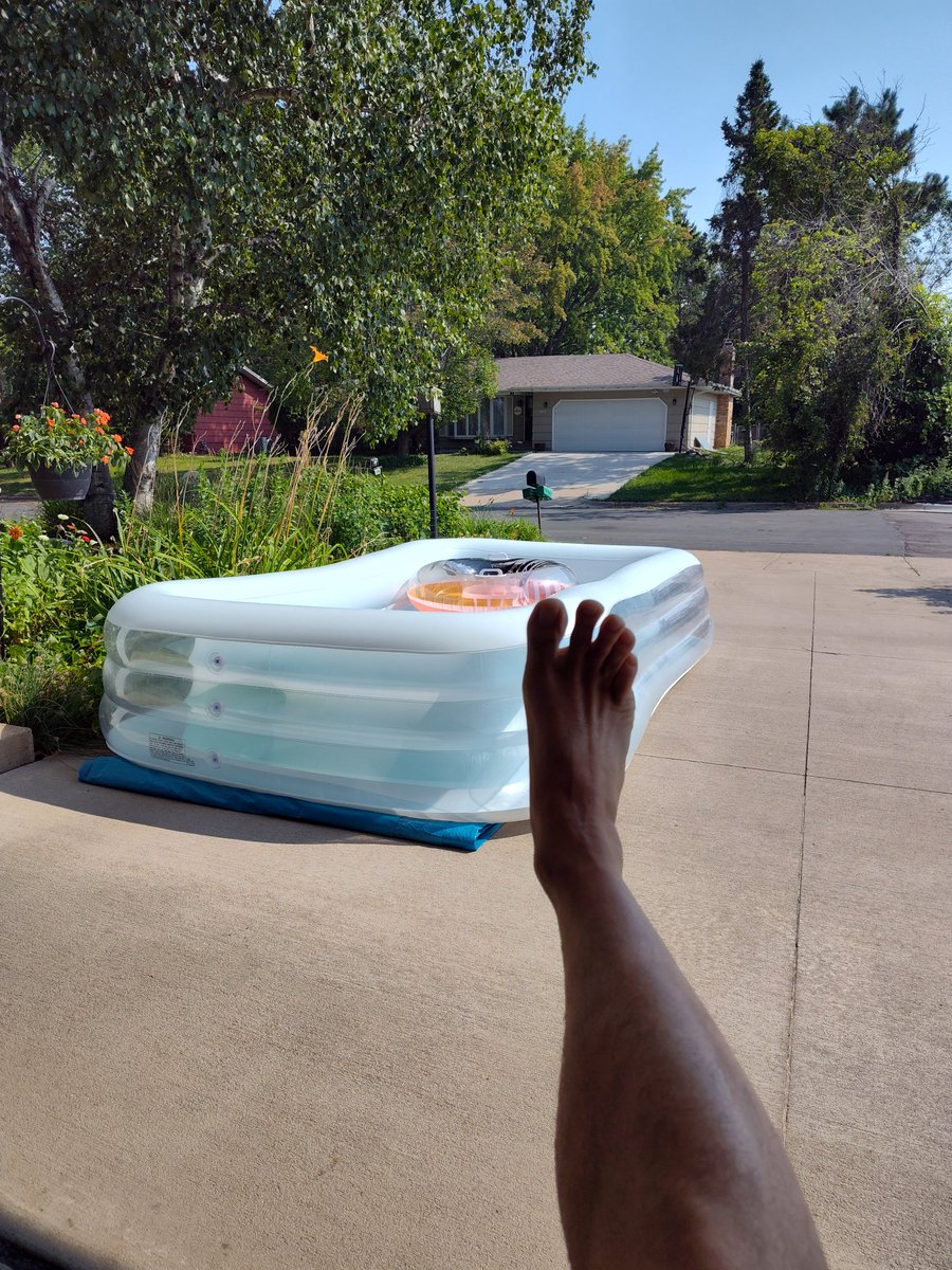GapYearMK's tweet photo. Poolside with an aperol spritz. Life is good https://t.co/p2GG1yIGPx