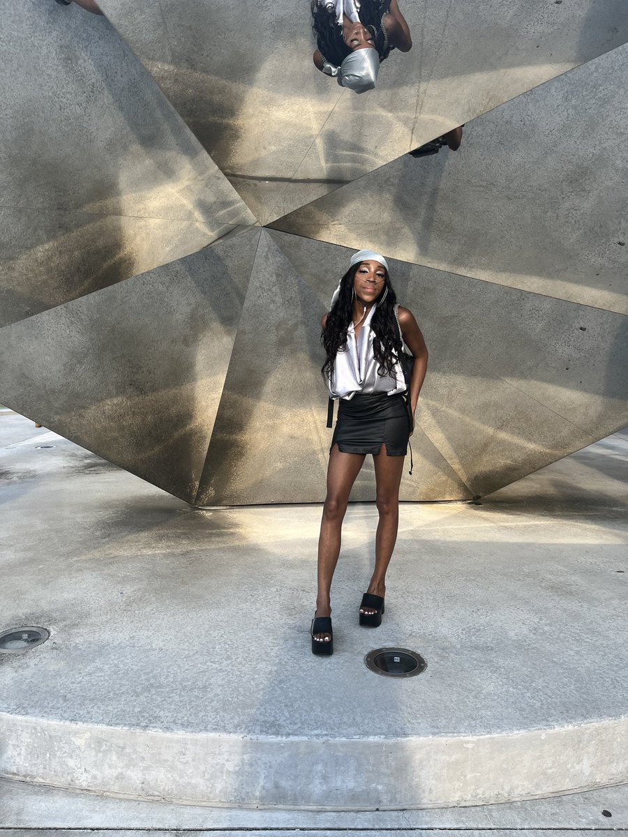 ahtyjohnson_'s tweet photo. I rebuilt this brick by brick !  Gained 35lbs ! I’m proud of me ! I really look like my old self again 🥺 https://t.co/Xeu62J3ll3