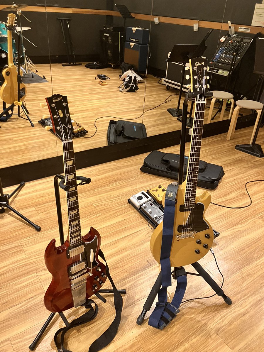 naruponbump2's tweet photo. 朝活です🎸✨ https://t.co/se6Be282z5