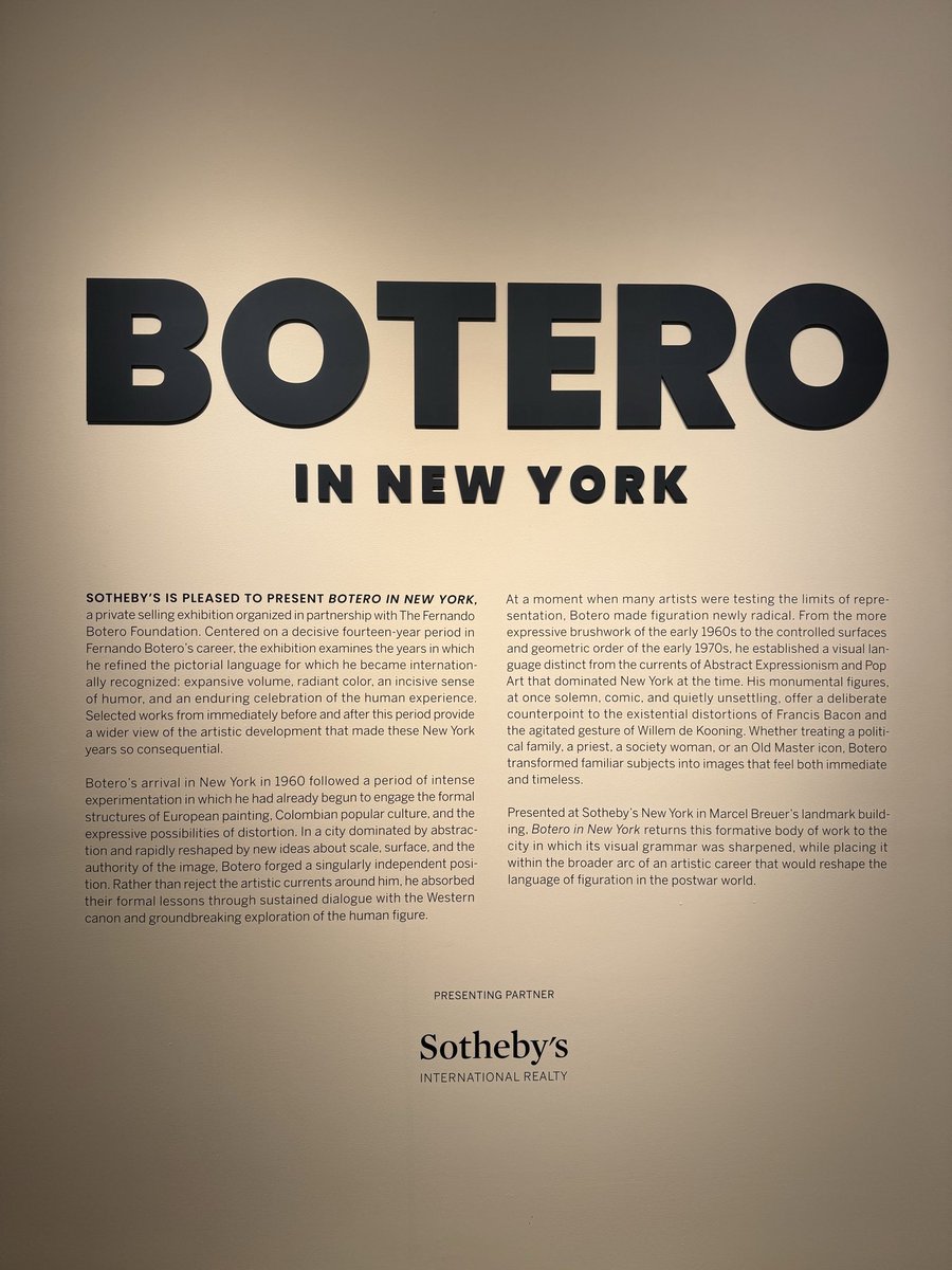 ForeroWilly's tweet photo. Botero desembarcó en Nueva York soñando ser el mejor artista del mundo. En pleno apogeo del expresionismo abstracto insistió en su estilo figurativo y nadó contra la corriente.

Años después regresa a esta ciudad por lo más alto: primera expo individual de @Sothebys. Imperdible. https://t.co/Ted8HyujJ4