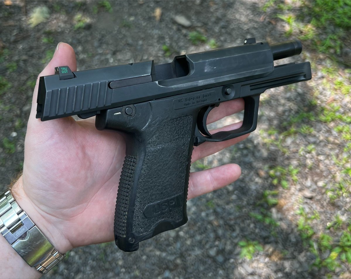 BarbourBurner's tweet photo. If the year 1993 were a handgun https://t.co/rRmQKj0NDc