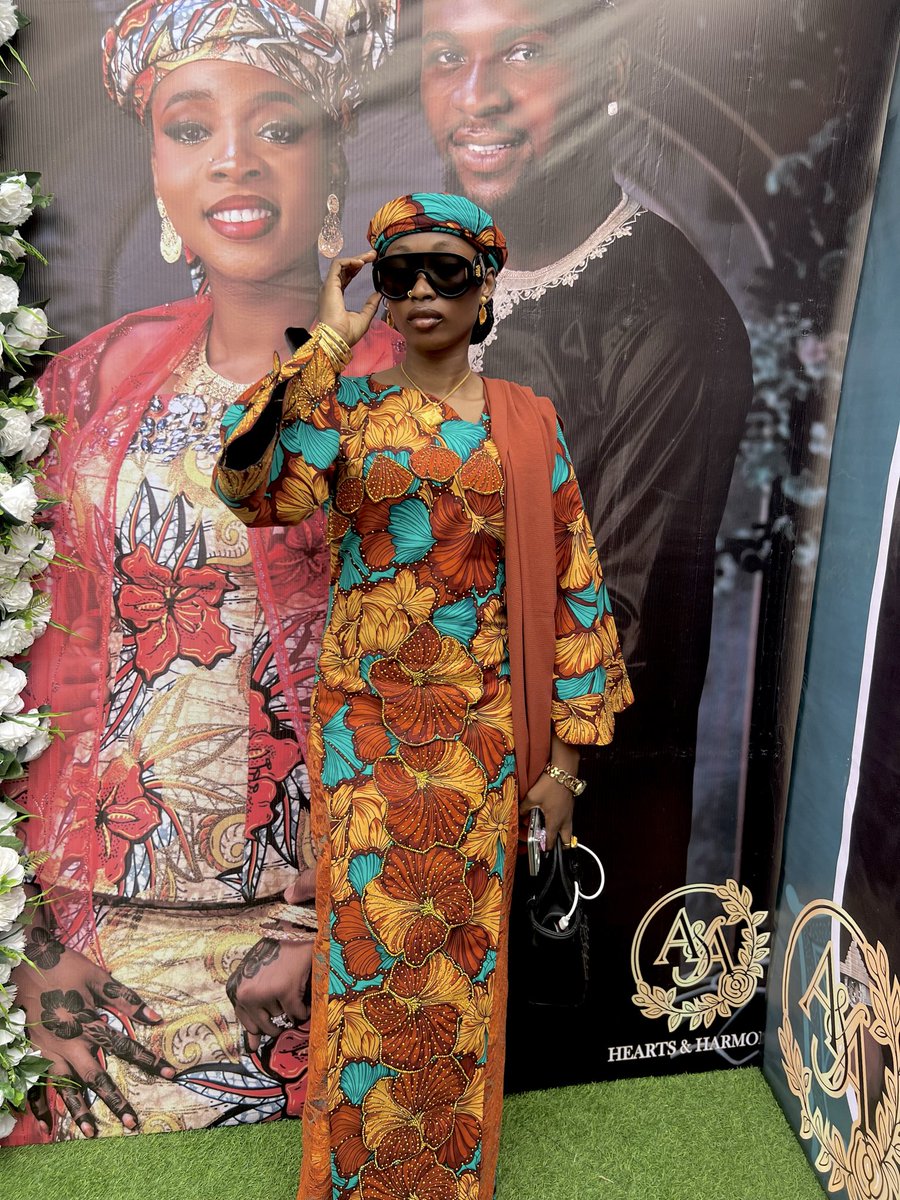 PheenaYafripon's tweet photo. Earlier Today At A wedding Reception 🧡✨💫 https://t.co/nGBpKX0CQm