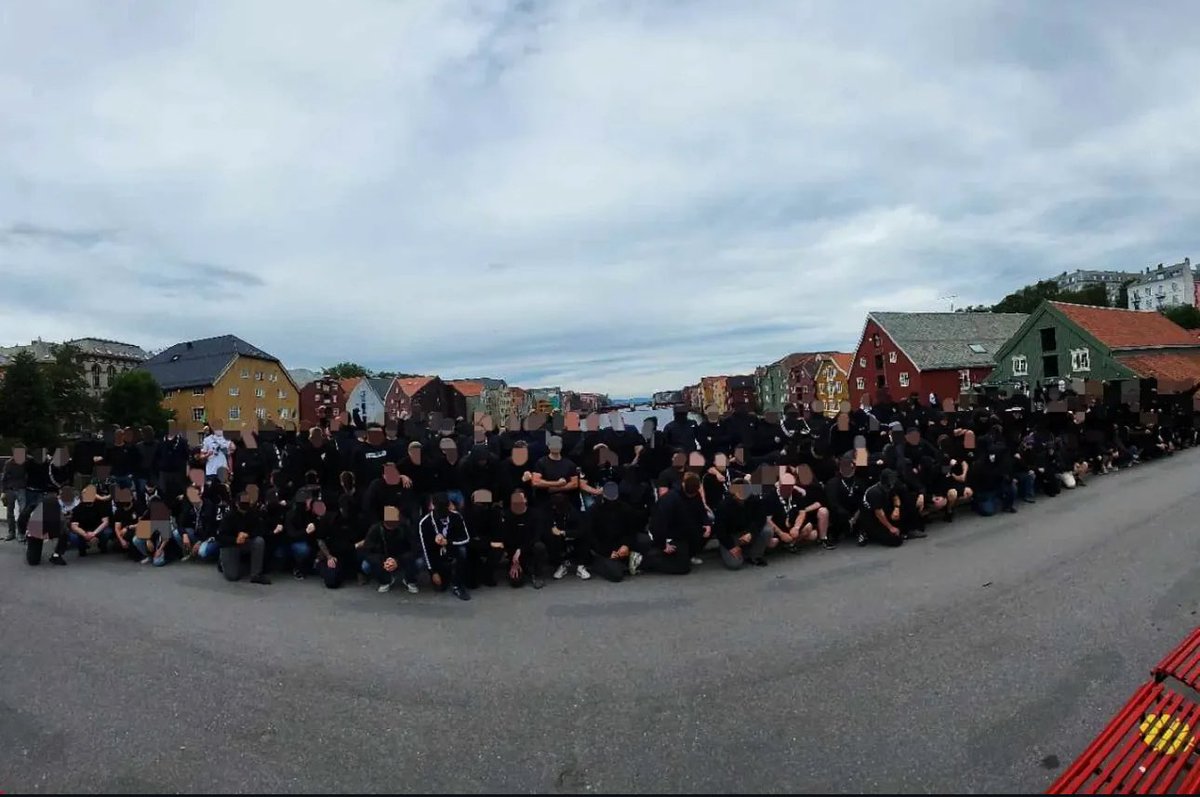 pissepaa's tweet photo. Mulig å oppdriv billett på bussen som går te Lillestrøm te kampen 9. Aug? Vart litt sein ut her.

bilde for oppmerksomhet https://t.co/yoGIXcnSUV