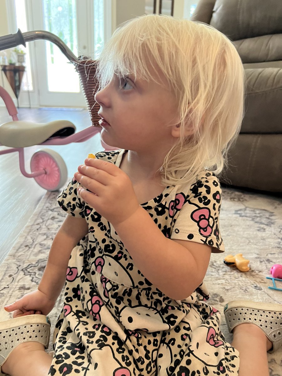 JustDamnDoug's tweet photo. My whole world right now #Grandbaby -#PopsLife https://t.co/YzH92TbXQG