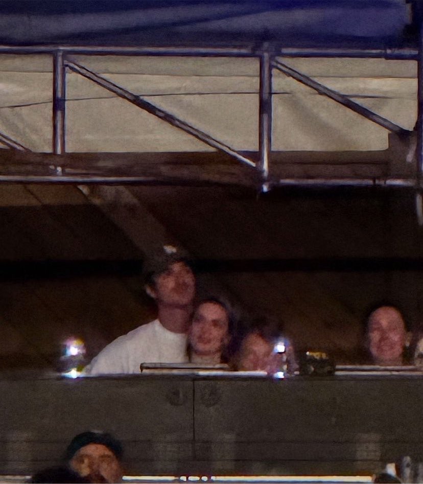 archivekend's tweet photo. MOM AND DAD https://t.co/OEDvBi0ocD