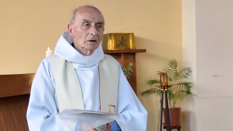 forzanimes1203's tweet photo. 🔵⚪️🔴Qui se souvient de l’assassinat du père Jacques Hamel ?
NI OUBLIE NI PARDON
#Hamel https://t.co/HIpTznCEXH