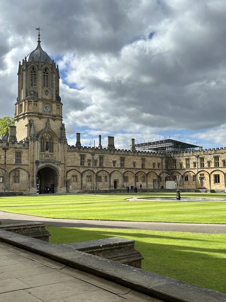 ____flowers__'s tweet photo. Oxford, England https://t.co/pOjx3AEqF4