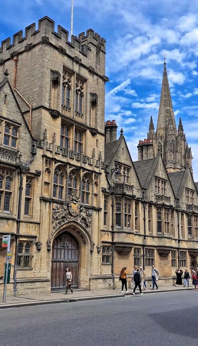 ____flowers__'s tweet photo. Oxford, England https://t.co/pOjx3AEqF4