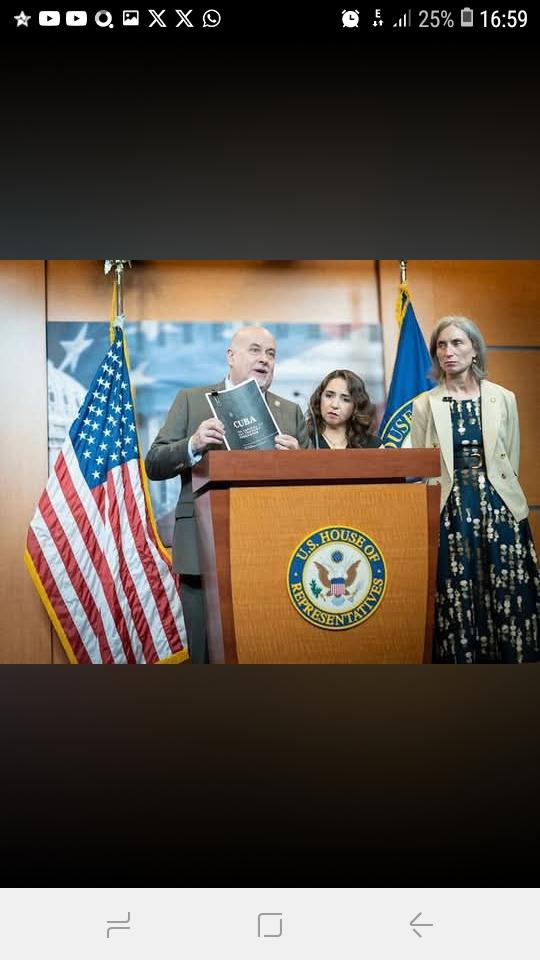 SalomnMontoya1's tweet photo. El congresista Mark Pocan condenó el informe que publicó el Departamento de Estado, con el que el Gobierno de Donald Trump intenta justificar una agresión militar vs #Cuba.

Es “lo más estúpido, fantástico y sesgado que he leído jamás de una agencia gubernamental”... https://t.co/w7Kc6e48t6