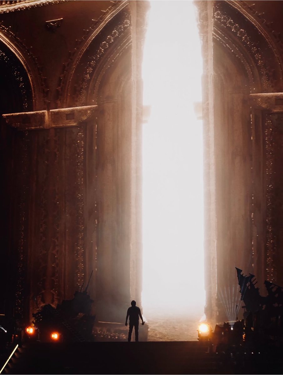 XOCAPSULE's tweet photo. you gotta be heaven to see heaven https://t.co/ZyjyWf98W8