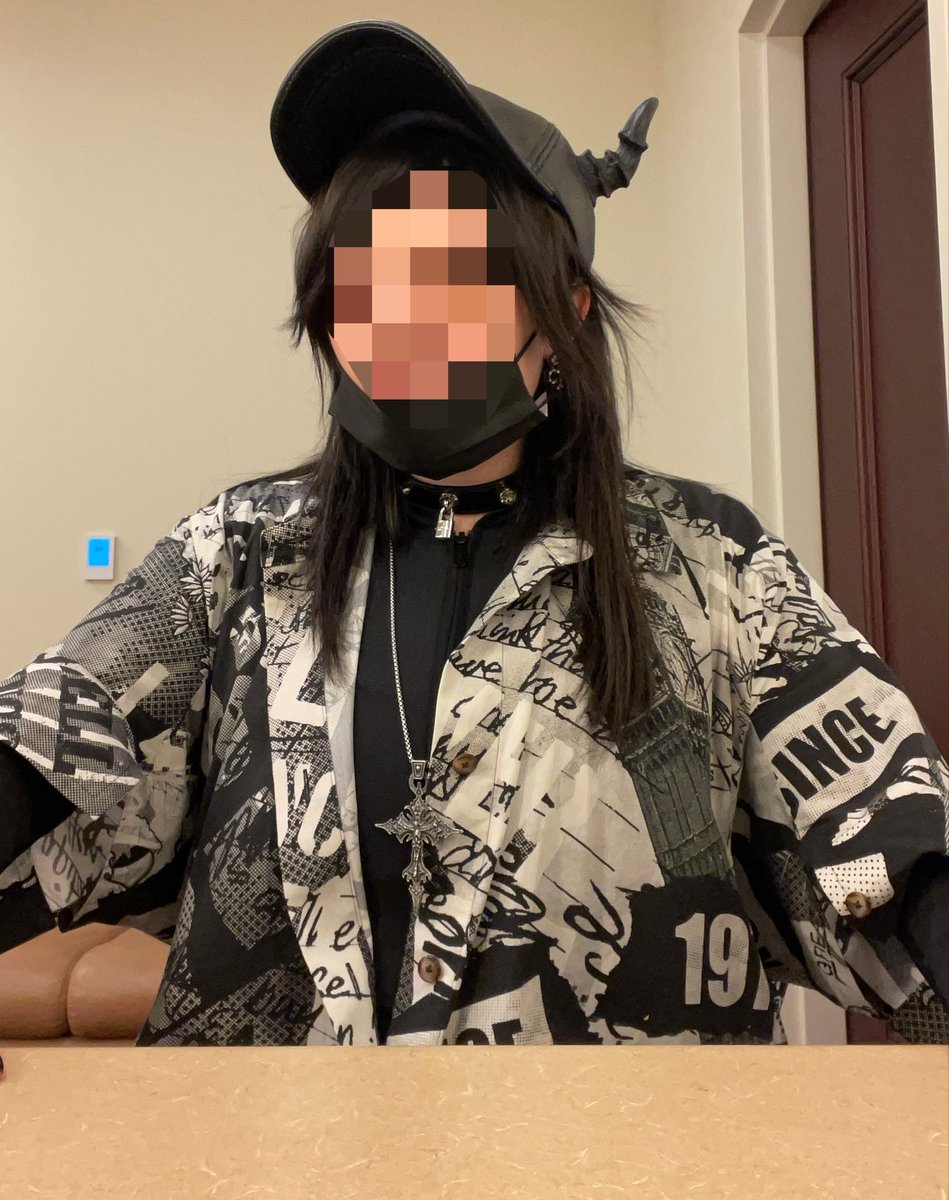 DEMONDICEKaren's tweet photo. under fit from yesterday. jacket looks like this. I’ll get a better picture of it but it’s probably my favorite one in a while ⚫️⚪️ https://t.co/hkHpOKHZtD