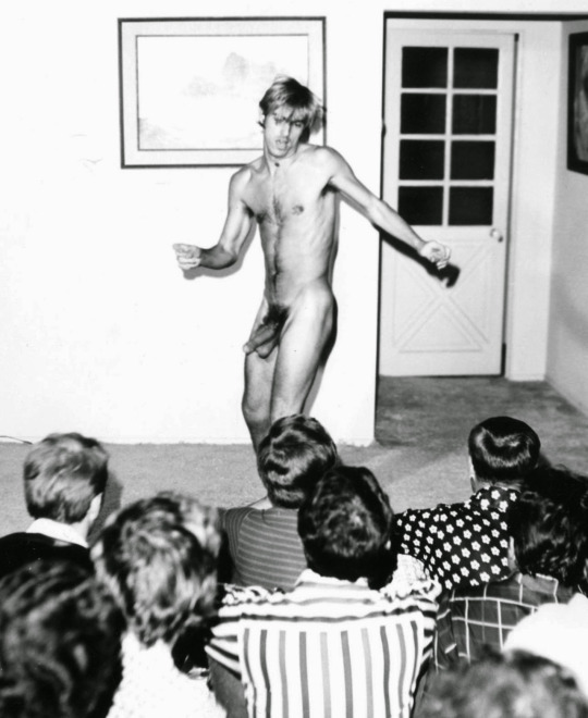 XXXGalleryByJ's tweet photo. Nude display dance ; https://t.co/euVUjtbs66