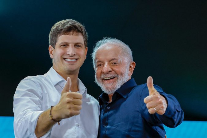 gomesdiegope's tweet photo. 🚨 O que o presidente Lula está fazendo em Pernambuco é histórico: 

- Duplicação e recuperação das BRs 104, 232 e 423
- Barragens e adutoras
- Transnordestina
- 6 institutos federais
- + 88 mil casas do Minha Casa Minha Vida 

É o maior investimento da história do estado! Mais de R$ 44 bilhões pelo Novo PAC!