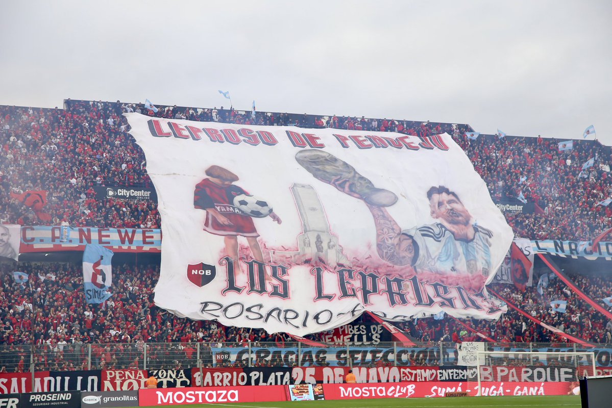barrabrava_net's tweet photo. La hinchada de Newell's Old Boys hoy ante Talleres. https://t.co/jrHIkYUNaS