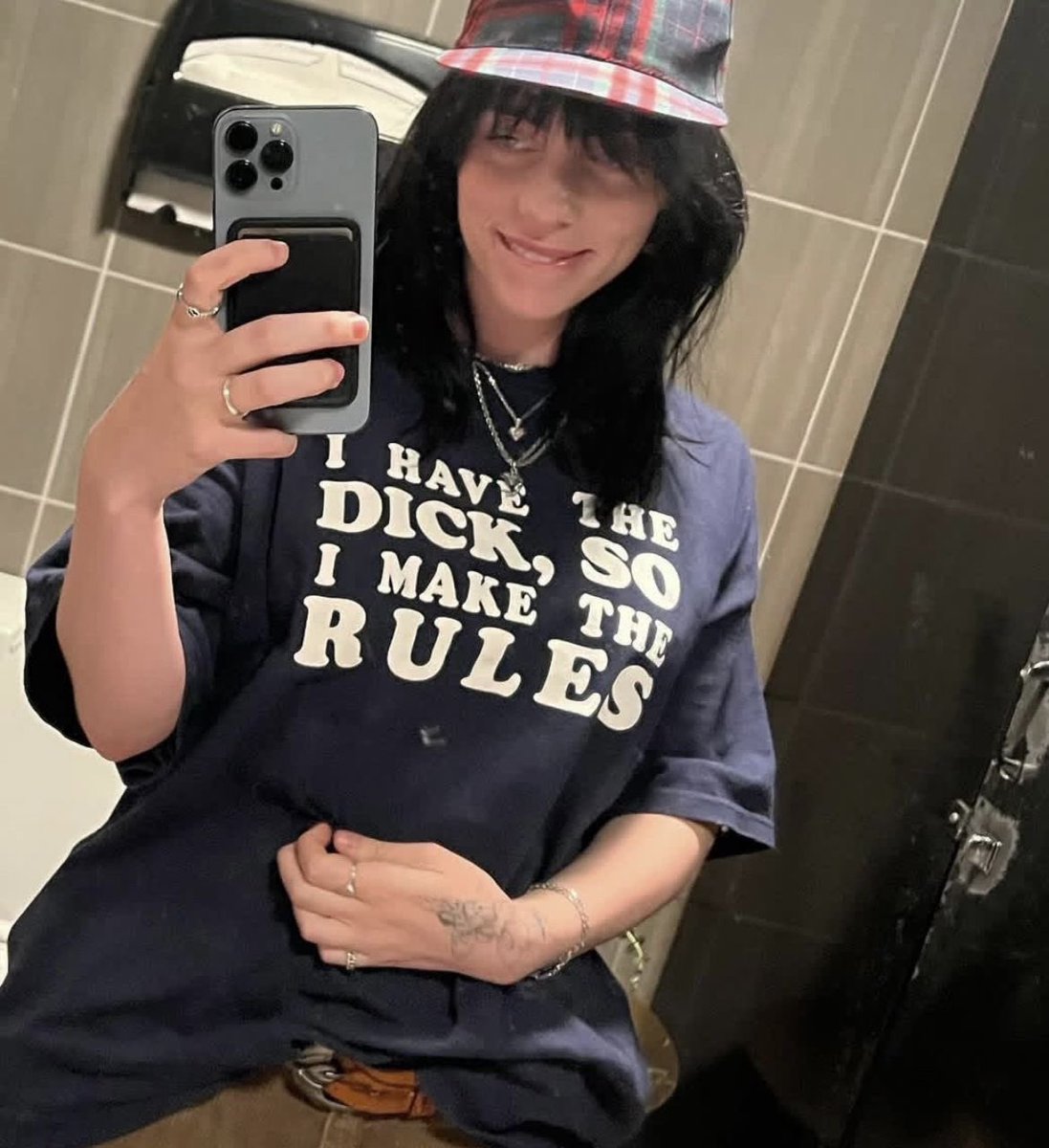 caleighscomet's tweet photo. this genre of billie photos https://t.co/zl9Kn54JZV