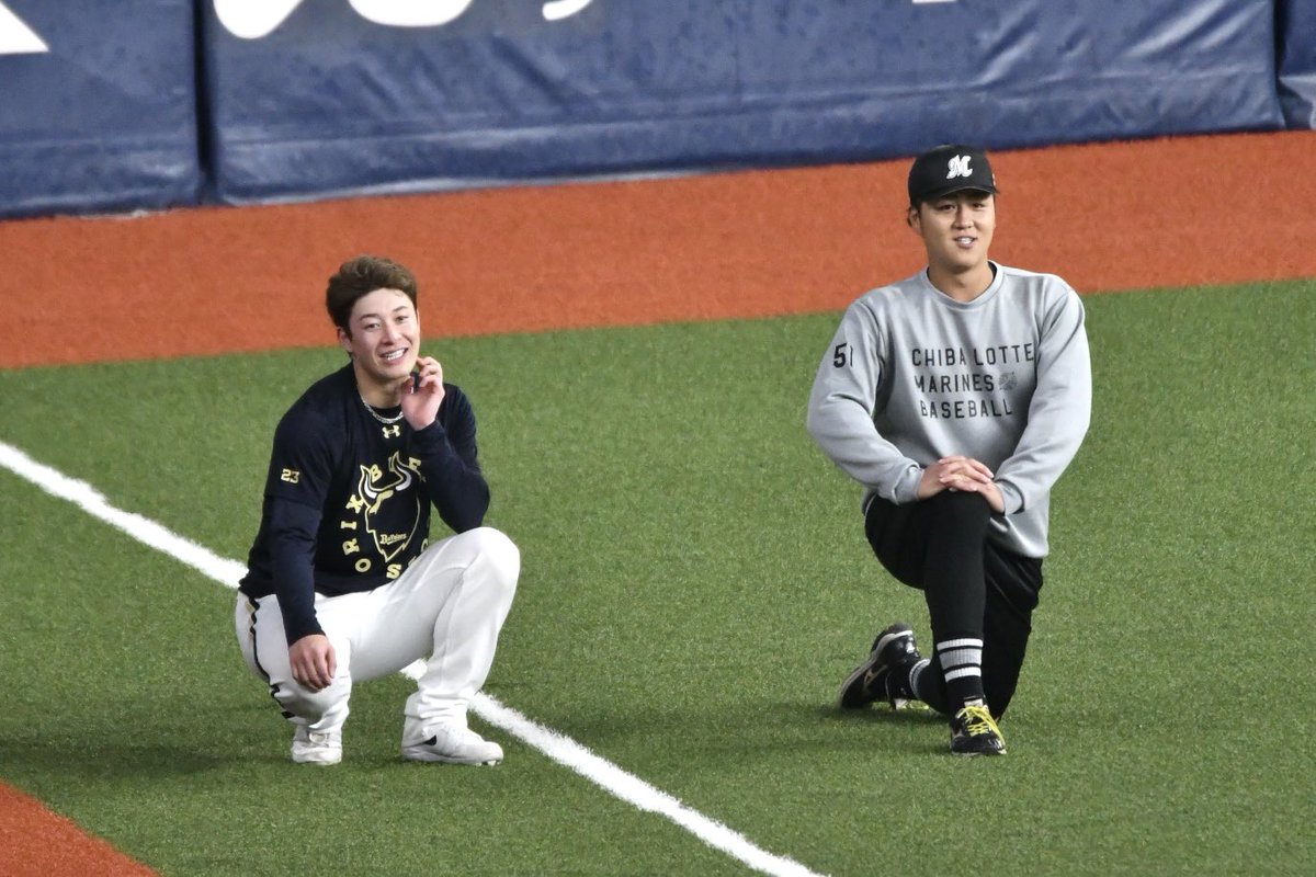 baseball_bs23's tweet photo. 昨日は山口くんとたくさん話してた😉
(初戦の3階席まで飛んだ特大HR凄かった😇)

ずっと話し込んでいたら投手村ほんとに誰も居なくなっててｗ慌てて走って戻り
あがっていきました🏃‍➡️笑

母校は互いに負けてしまったけど、
横手の球児たち頑張ってほしいですね👹

7/25📍京セラ https://t.co/K2BstY7zB0