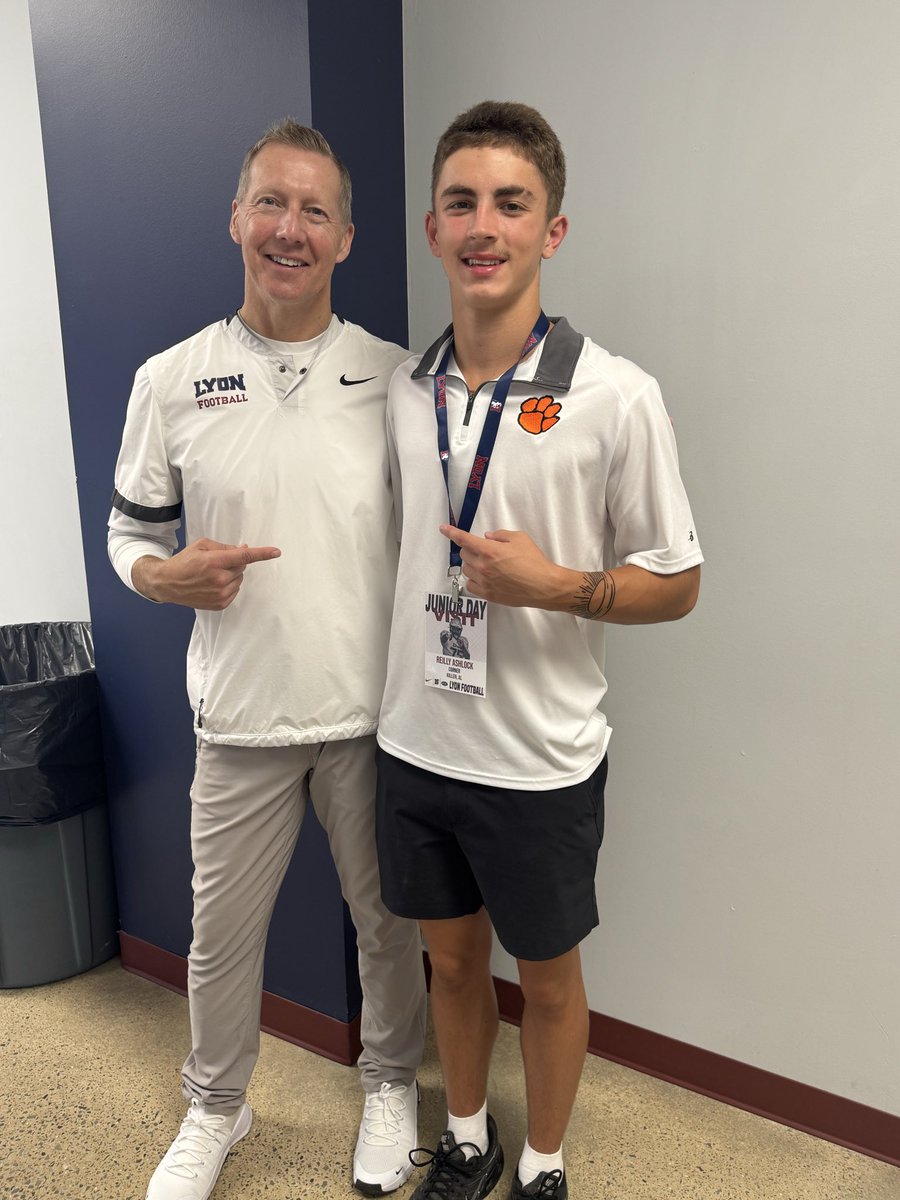 ReillyWebb14's tweet photo. Had a great time visiting @LyonScotsFB on their junior day and excited to get invited back for a game.
@coach_atownsend 
@LyonHBC 
@Brooks_LionsFB 
@recruitBROOKS https://t.co/87qIlncvQk