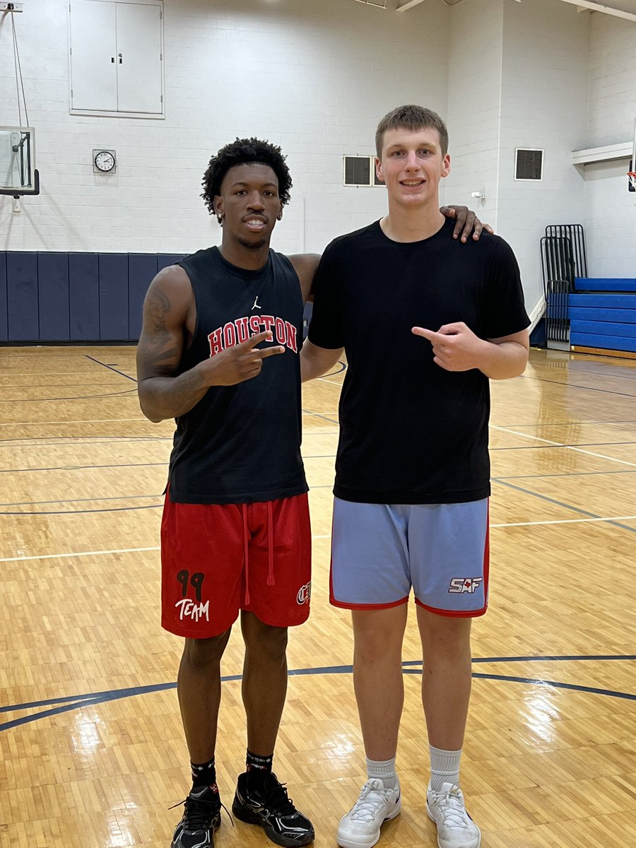 OConnorHoops's tweet photo. Had a @uofhbasketball Houston Cougar in the gym today! 

Big thanks to Kordel Jefferson for stopping by, getting some work in, and sharing some knowledge with a couple of our guys. Best of luck this season. Panther Pride! 🐾 https://t.co/W3rxT3AJx6
