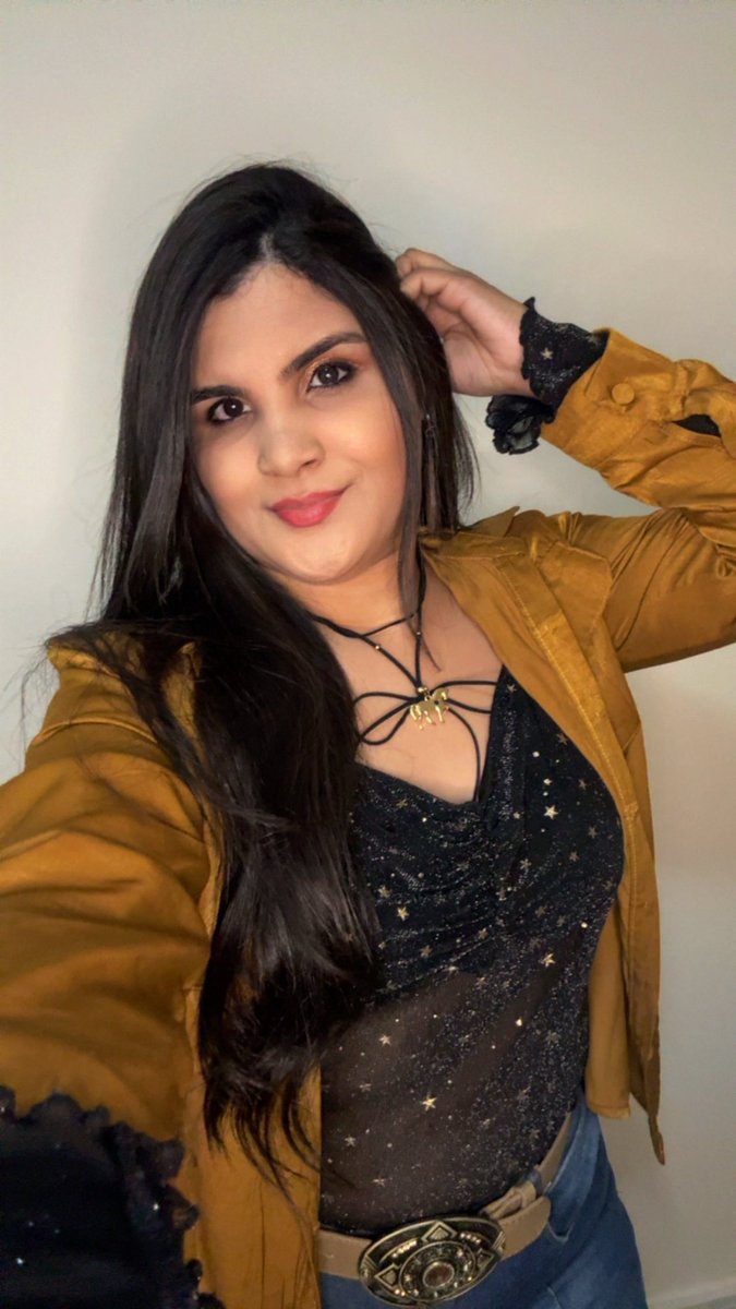 ericacantora16's tweet photo. Quem encontro hoje no show do Luan Pereira e as gurias Jeniffer e Stephany em Sumaré? ✨💖 https://t.co/j8qf68TuyE