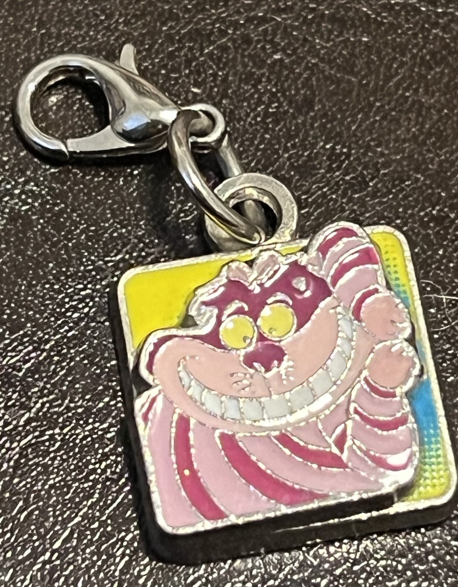 TeriE's tweet photo. COOL #DisneyParks Alice in Wonderland #CheshireCat Vintage #EnamelCharm SHIPS FREE
https://t.co/rUqWb0MaD2
#aliceinwonderland #disneycats #disneycharms #disneyclassics #disneyaccessories #disneycollectibles #disneyclips #Alice #disneyjewelry #charms #charmsforsale #cats https://t.co/kD45bdyBfx