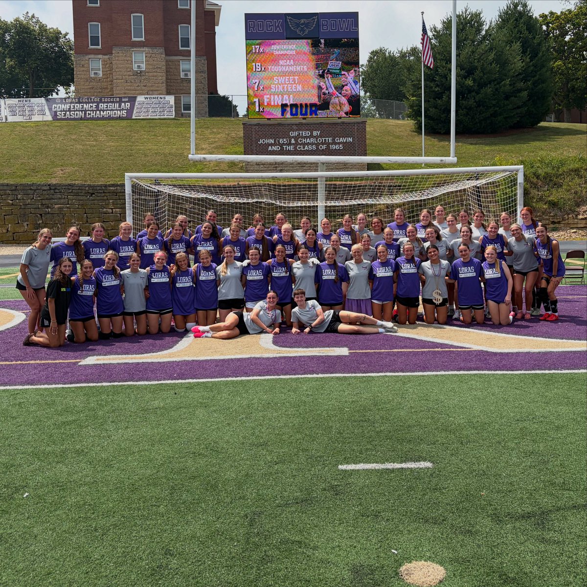 LorasWSoccer's tweet photo. Thanks to all for coming out to camp! Tons of talent and great energy all day… y’all look good in purple! #GoDuhawks💜💜 https://t.co/AwCgwLxFa9