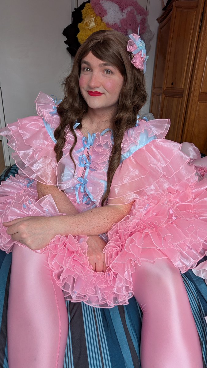 SissyLaure's tweet photo. Have a good sunday 🩷💙🥰 https://t.co/sJr07GYpiU