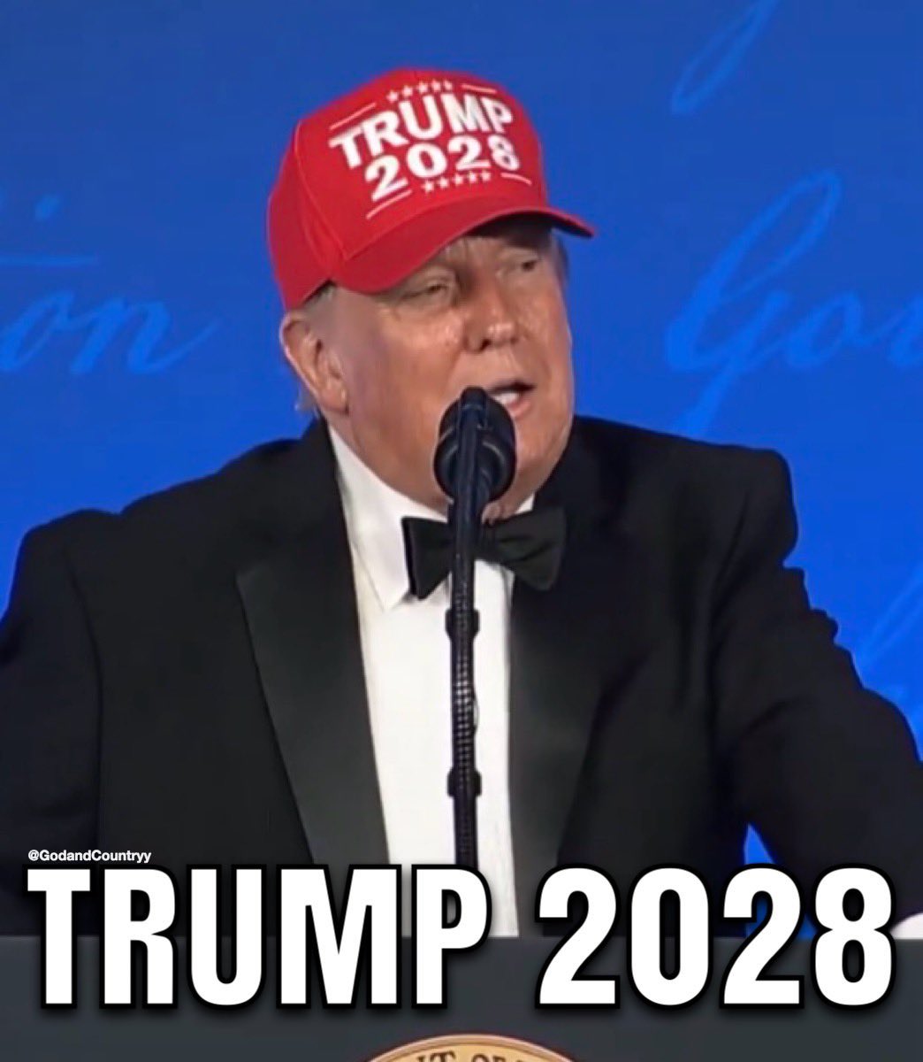 Lee1750's tweet photo. @LePapillonBlu2 MAGA is solid 💯percent so expect another 6 years of Trump 🎯 https://t.co/WDDsPwGQQp