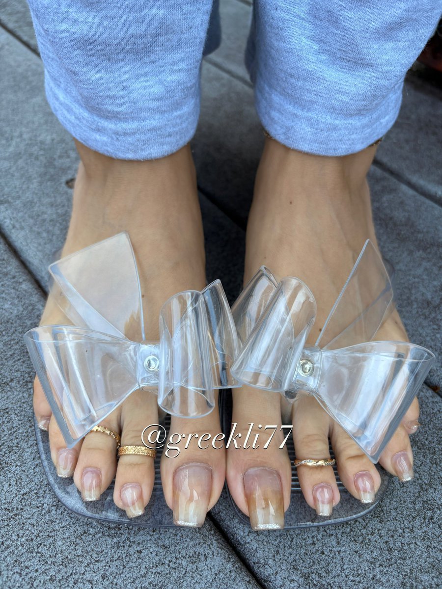 JasonFishe32536's tweet photo. Just to mention, snaps of your pretty toes dropping on the feed will be dearly missed, I particularly got to like your closeups on your #longtoenails, a tiny few did it like you, keep those toes pretty hun @greekli77 https://t.co/DYx717Oqq9