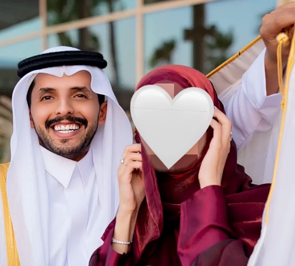 mra_g22's tweet photo. رنيم الغامدي عبر سنابها: 

انا وزوجي نتقاسم إيجار البيت علي النص وعليه النص حتى المصاريف نص بنص والحين بدأت انزعج منه!😒  
  
وش رايكم هل ينفع ادفع نص الإيجار والمصاريف او لا! 😢❤️‍🩹 https://t.co/kMN9CDxHek