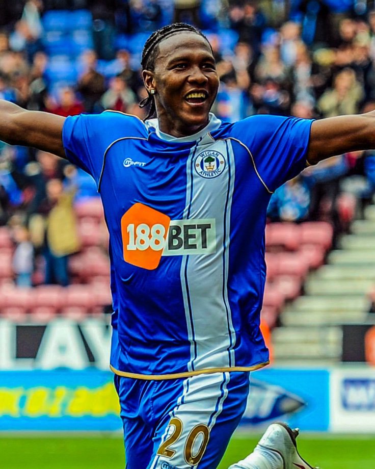 GoalCrestX's tweet photo. 🇨🇴👏 Remember Hugo Rodallega?

The former Wigan Athletic striker is still playing professionally for Independiente Santa Fe in Colombia. ❤️

🎉 Today, he turns 41.

#HugoRodallega #Wigan #SantaFe #Football #Legend #GoalCrest https://t.co/iKRoDw8i5x