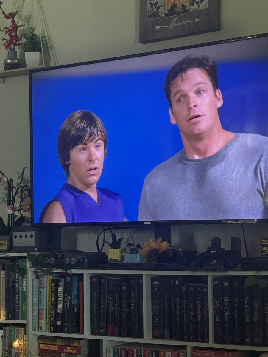 carolyndeas's tweet photo. My face when my step daughter told me she’s never seen #highschoolmusical. That changes today! @bart_johnson https://t.co/b6Ht0U3KoS