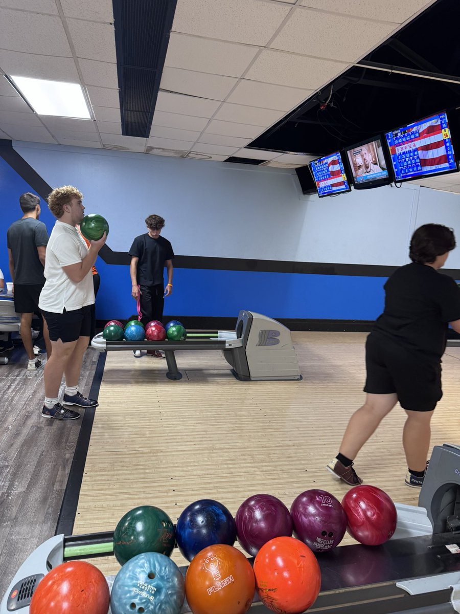 hawks_horizon's tweet photo. Had a fun bowling bash to end the summer with the team. I think we all need to stick to football but, it was great to see our boys have some fun together. https://t.co/bGu3eNeEiq