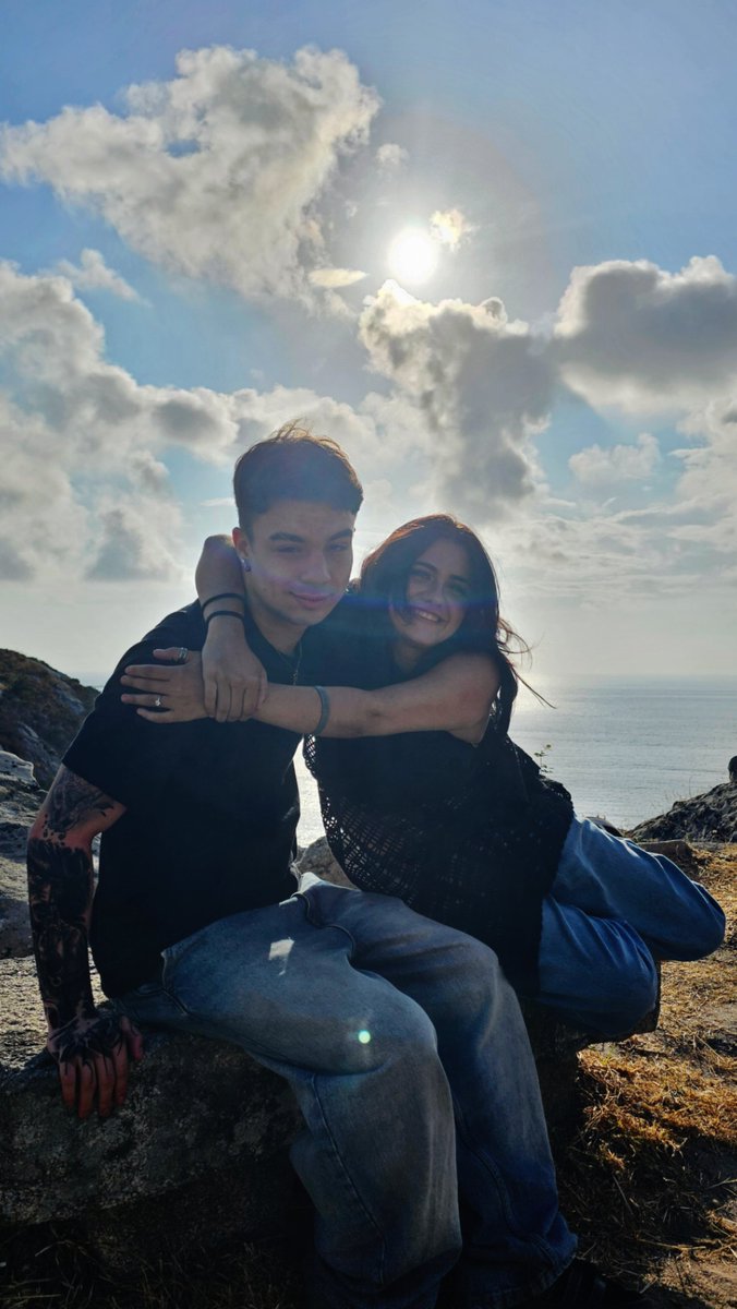 x_FANTIX_x's tweet photo. amigos que son familia❤️‍🩹 https://t.co/lHBuqX4f7c