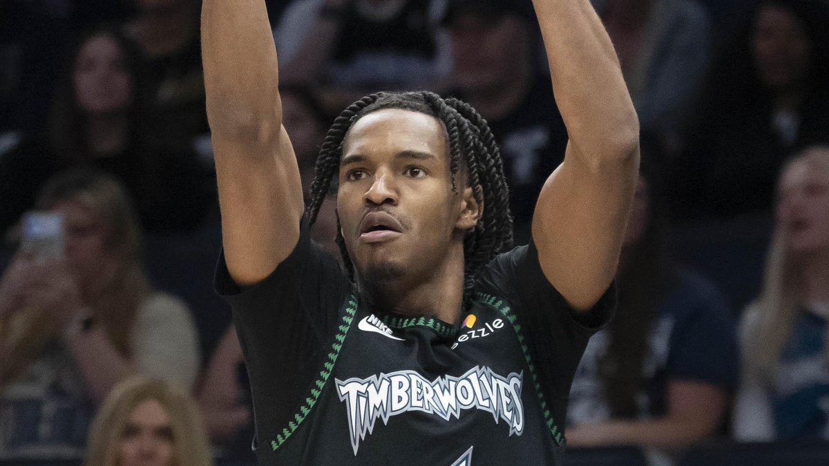 JuPhillipsMuse's tweet photo. Per 36, in 167 career games (about 56 games per year), Julian Phillips has averaged 

- 11 Points
- 5 Rebounds
- 1 Assist
- 1 Steal
- 2 Threes 

More Time = More Shine. Let’s work #Rockets 🚀⬆️ https://t.co/XvrQo9s8vE