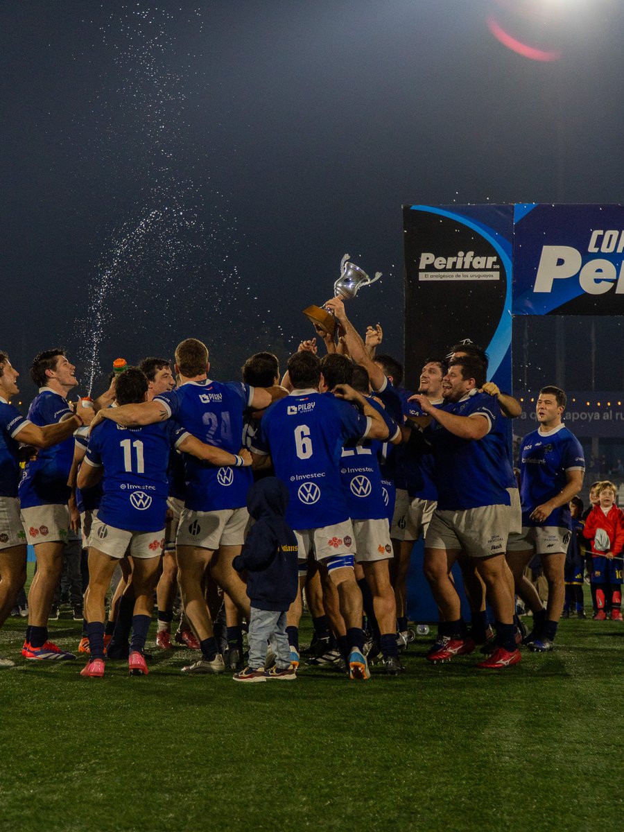 oldchristians's tweet photo. PRIMERA CAMPEONES 🏉☘️💙 https://t.co/jdKdNzaSNx