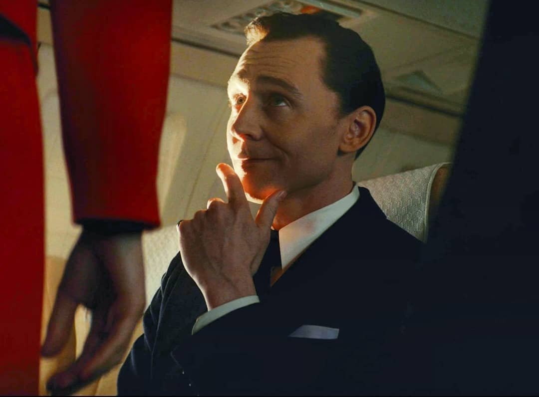 bestoftwh's tweet photo. Tom Hiddleston in “LOKI” s1 as D.B. Cooper. https://t.co/8mA6xY9rdL