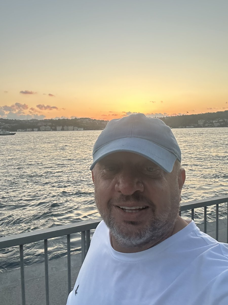 kabahel's tweet photo. Hatır hiç edilmişse, tavır elzemdir.
Kelam kifayetsizse, sükût erdemdir. https://t.co/65d2I4YTWt