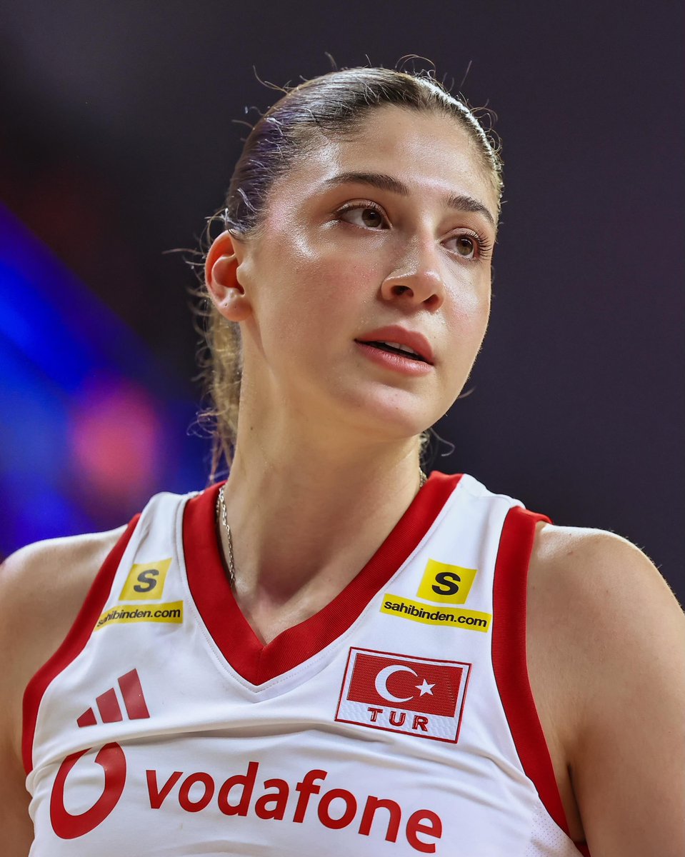 forzacimbom's tweet photo. 🏐FIVB jürisinin final maçının ardından belirleyeceği VNL 2026 MVP’si için taraftar oylaması başladı.

💛❤️ İlkin Aydın'a oy vermek için aşağıdaki bağlantıyı veya VBTV uygulamasını kullanabilirsiniz.

VBTV > Fantasy > Turun MVP’sini Seç

https://t.co/JtMNGfFf4G https://t.co/zO2EAQlSaG