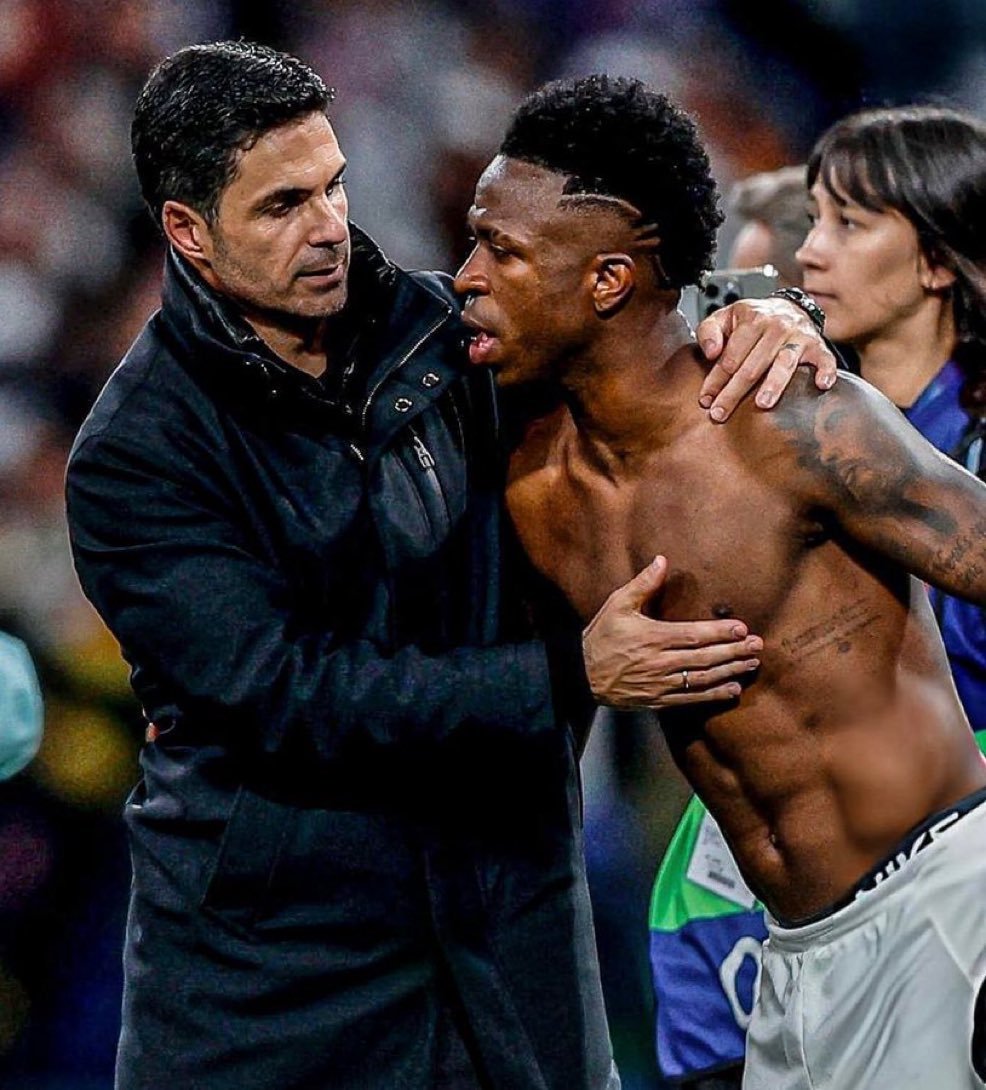 Sports_Goddess_'s tweet photo. Little did he know he'll be home one day,  My Bro Vini😍🤩🤩 https://t.co/xOmbwByRzL