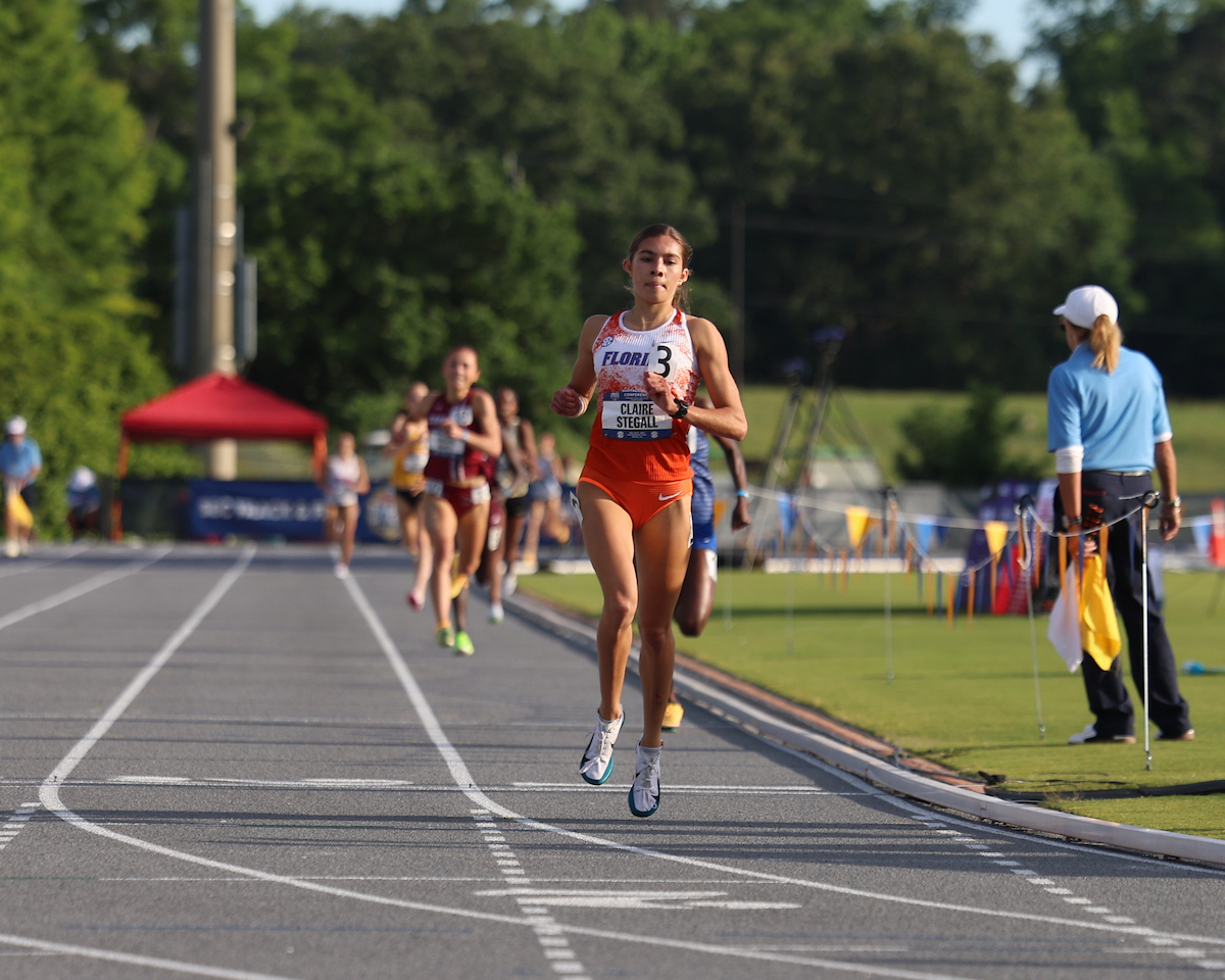 GatorsTF's tweet photo. Top 5️⃣ in the nation for Claire Stegall! 🐊 

Stegall places 5th in the 1500 meters at the USATF Outdoor Championships with a time of 4:10.24, splitting 46.11 on her final lap to move from 9th to 5th! https://t.co/z1s0SDyYat